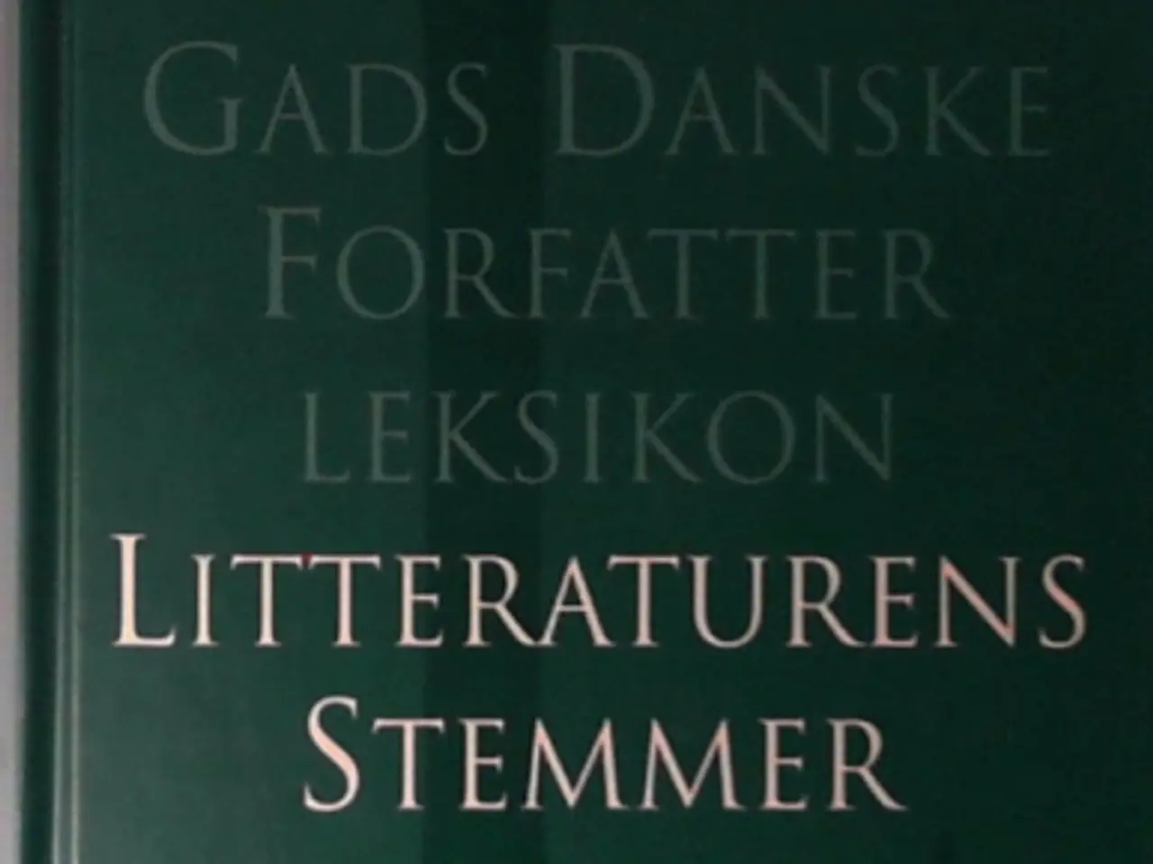 Billede 1 - Gads danske forfatterleksikon (1.udg)