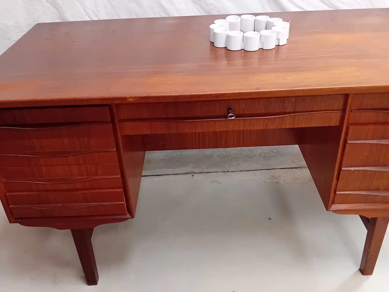 Billede 4 - Skrivebord teaktræ med hylder