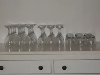 Vin og drikkeglas til 12 personer