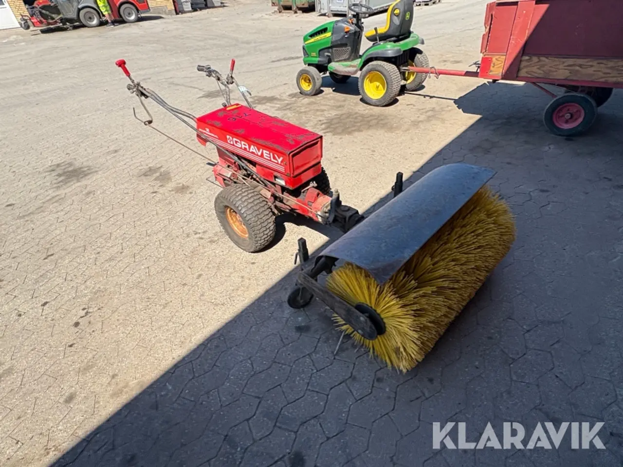 Billede 2 - 2 hjulet traktor med kost Gravely 12