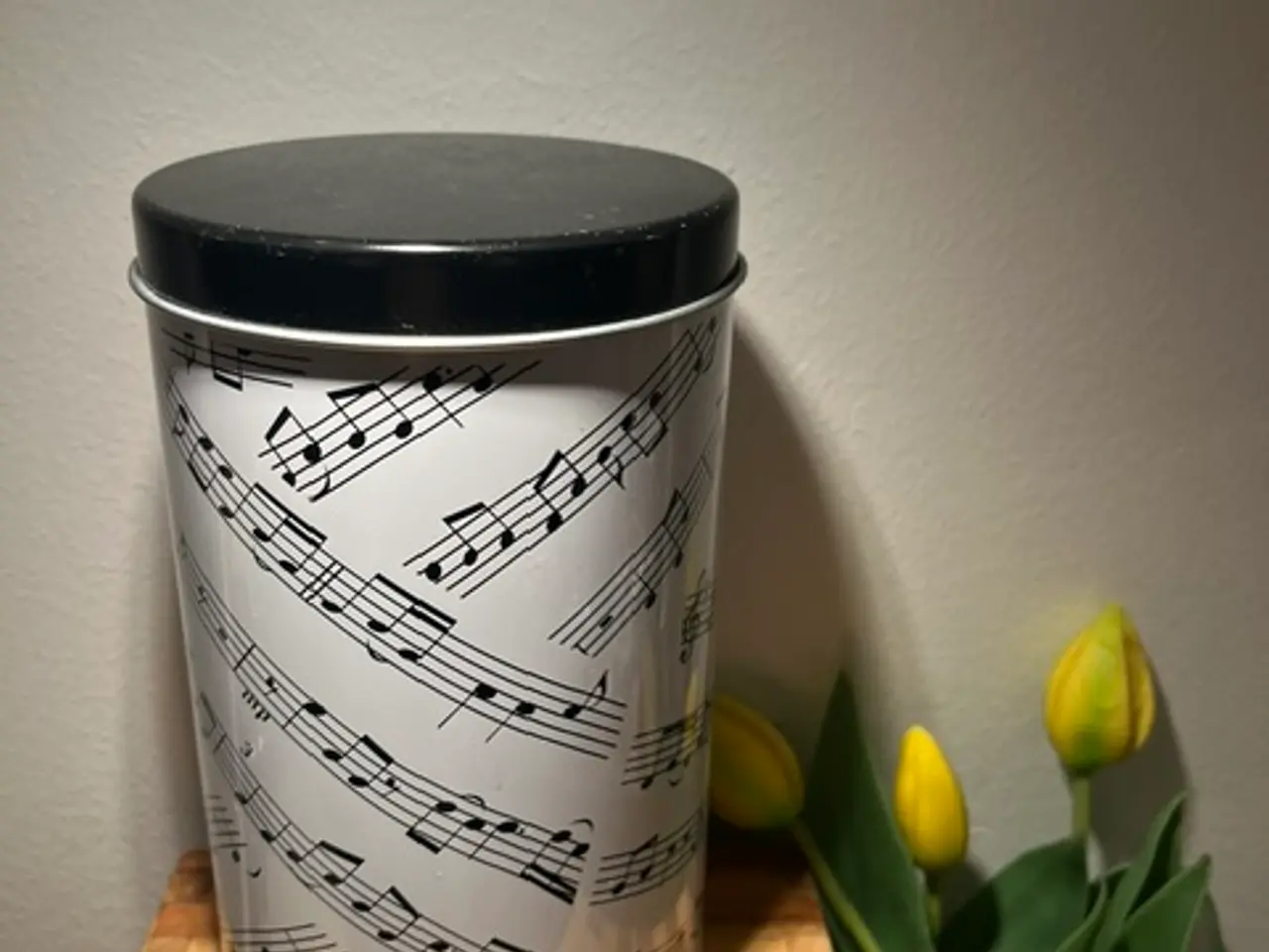 Billede 1 - Flot IKEA metaldåse med musiknoder
