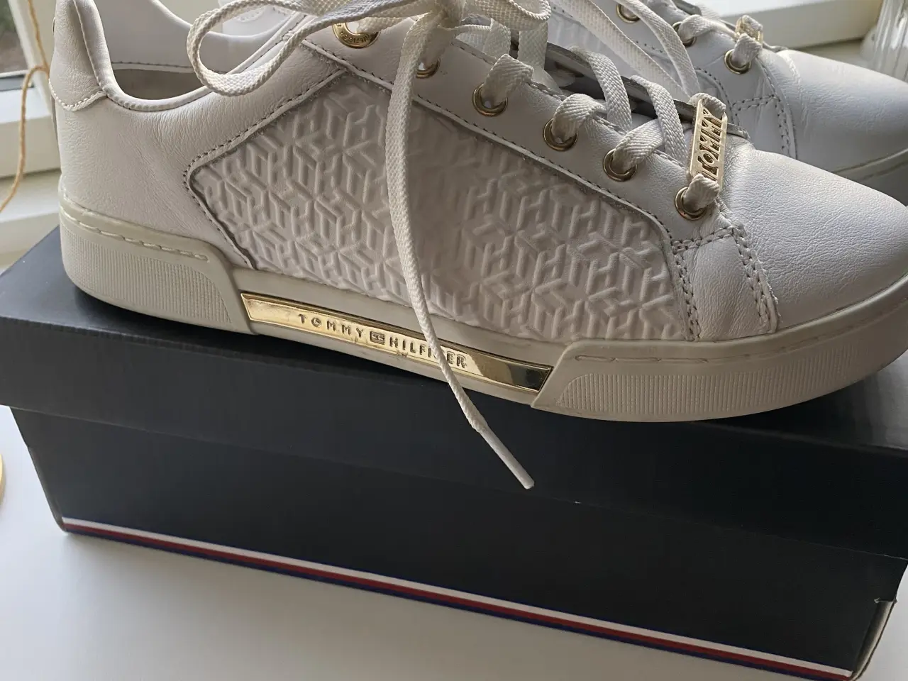 Billede 15 - Super fede sneakers med guld detaljer😍🤗
