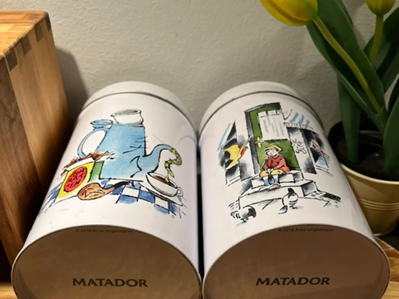 Billede 2 - 2 originale Matador-dåser – Arne Ungermann/DR 