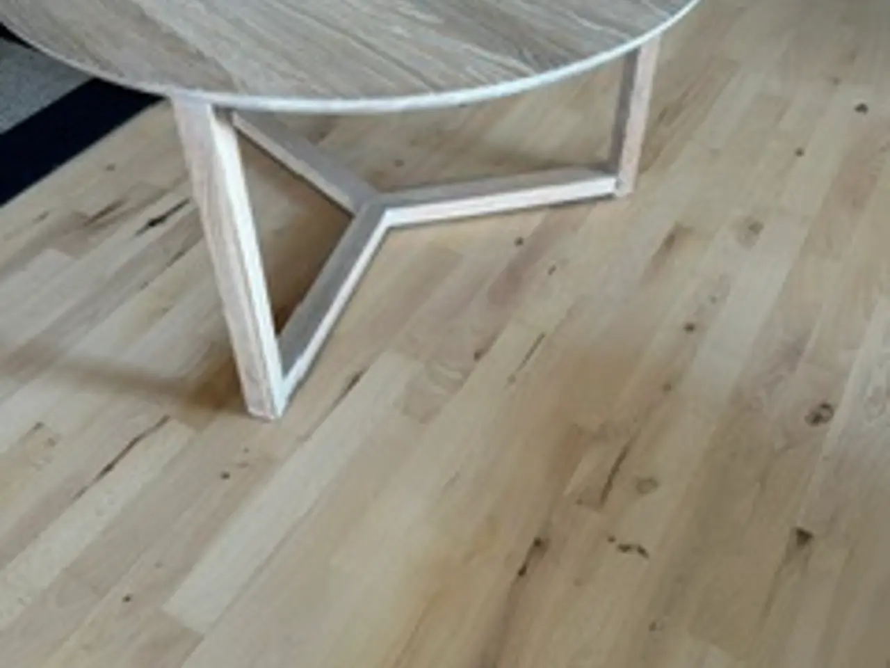 Billede 2 - Hvidolieret rundt bord