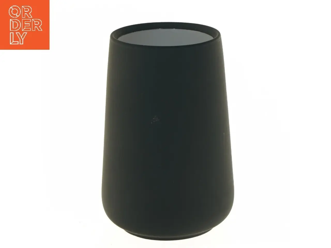 Billede 1 - Sort vase fra Zone (str. Ø 8,5x15 cm)