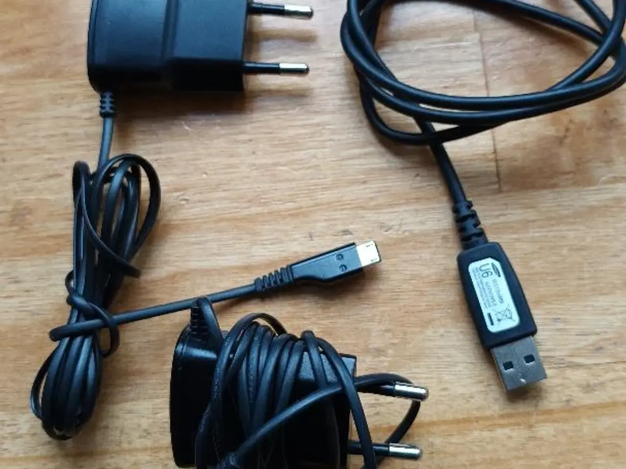 Billede 1 - Android kabel og 2 ladere, Micro Usb.