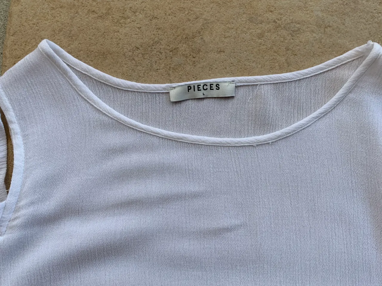Billede 3 - Pieces bluse str.L i hvid 