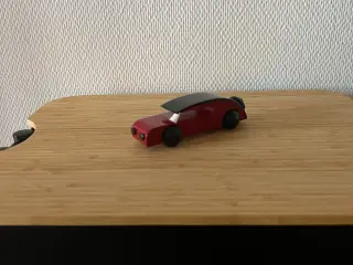 Kaj Bojesen Automobil, Sedan Rød og Sort