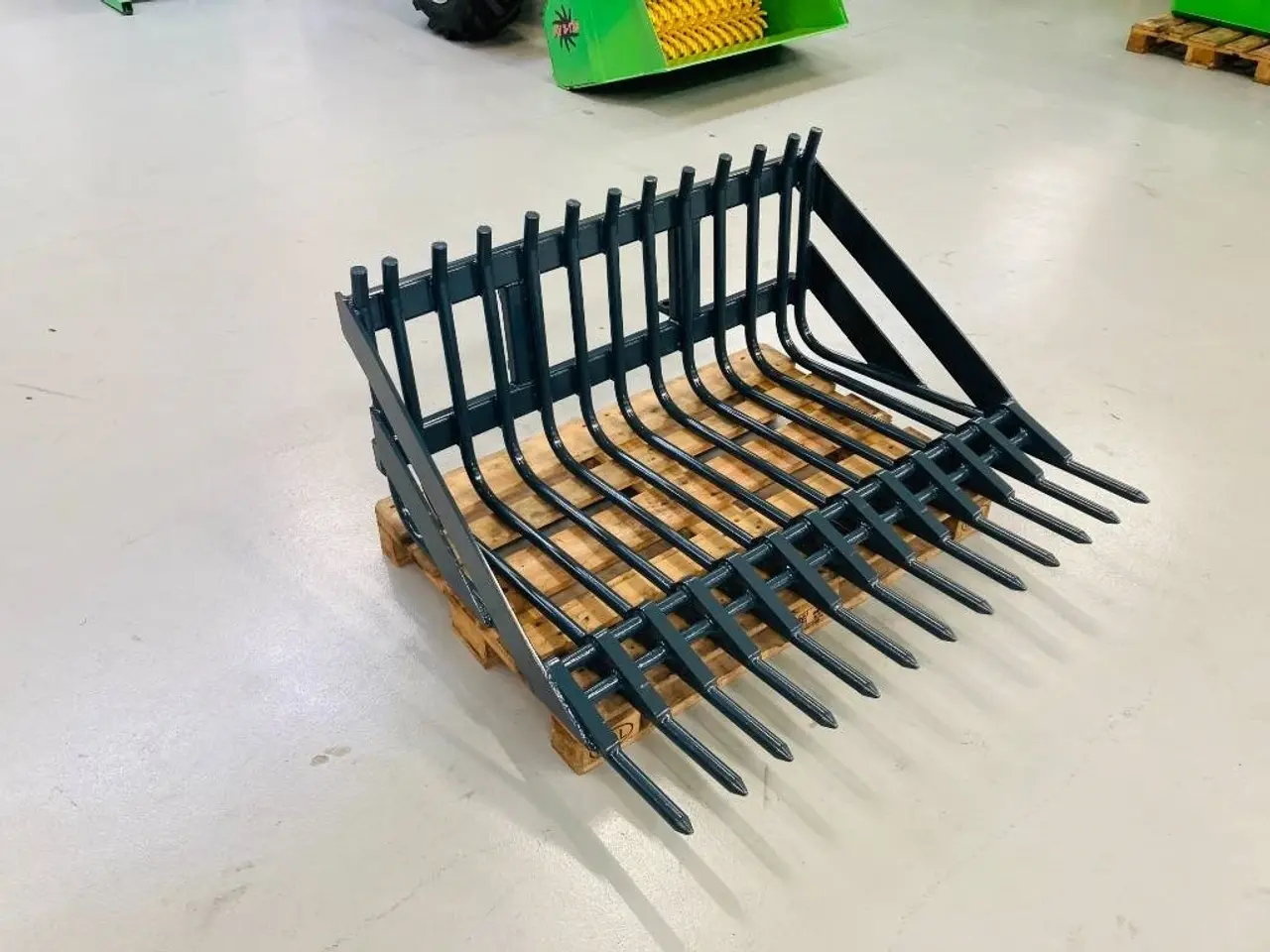 Billede 2 - Avant Stenopsamler 140 cm