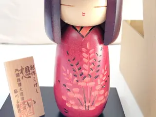 Japansk Kokeshi-dukke af Masae Fujikawa - ubrugt m