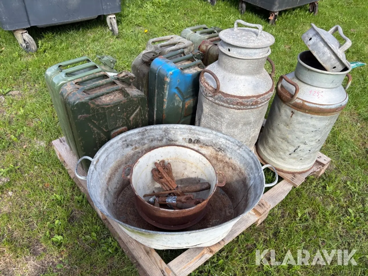 Billede 3 - Lot Jerrycans og assorterede metal - 6 styk