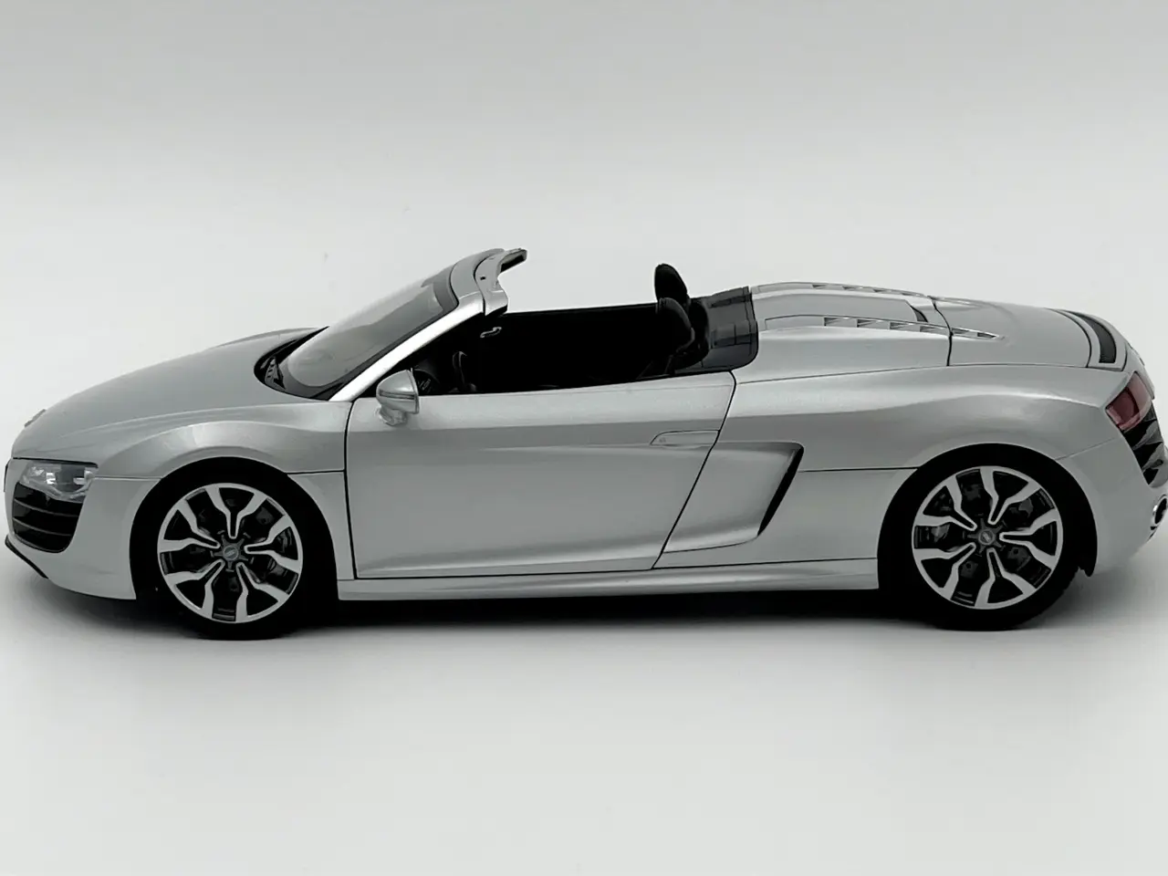 Billede 3 - 2008 Audi R8 5,2 FSI V10 Spyder - 1:18