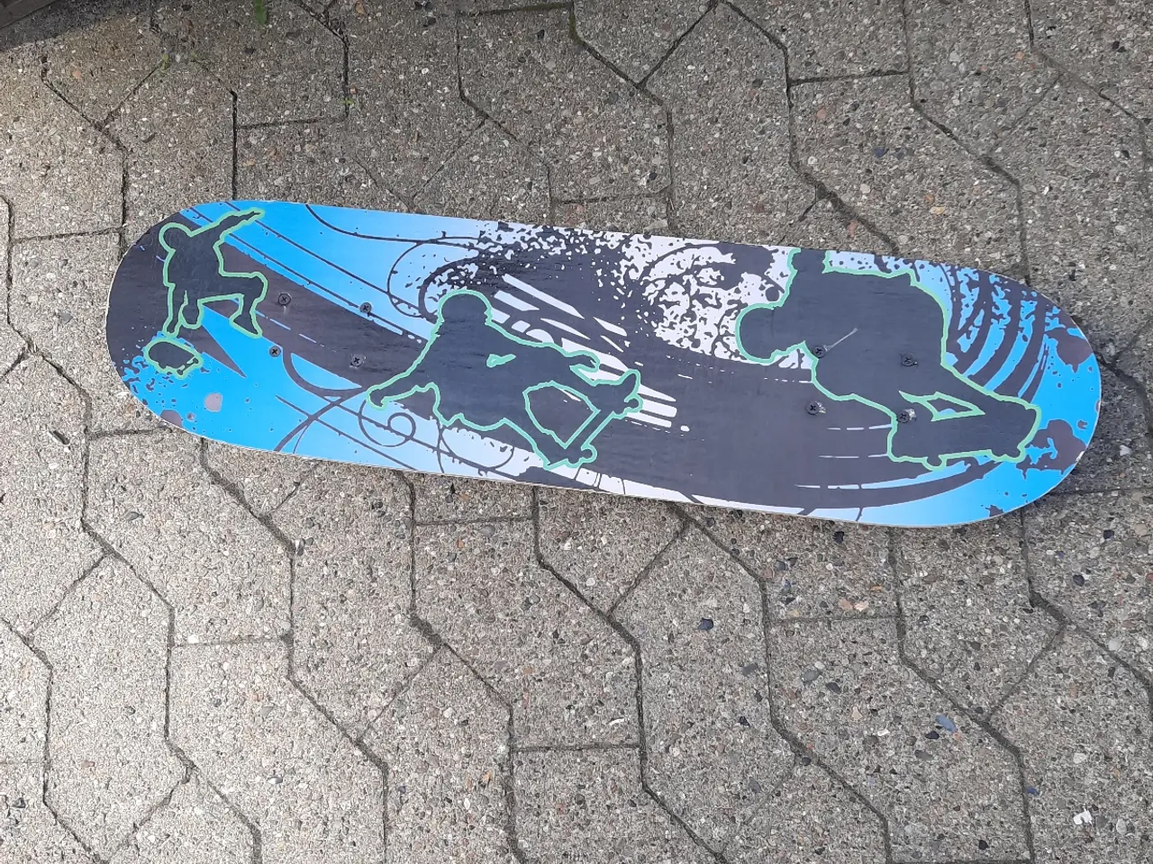 Billede 1 - Hipt skateboard I flotte farver
