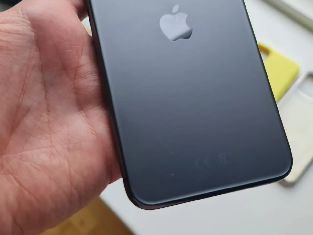 Billede 2 - iPhone 11 Pro Max 64GB Space Gray m. original æske