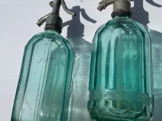 2 gl. sifon' er i kraftigt glas