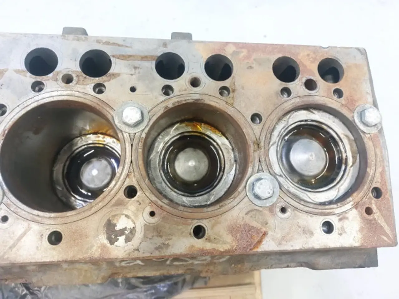 Billede 13 - Massey Ferguson 9380 Motorblok 865477030x