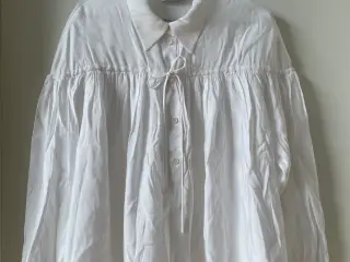 Munthe hvid skjorte