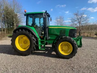 John Deere 6520