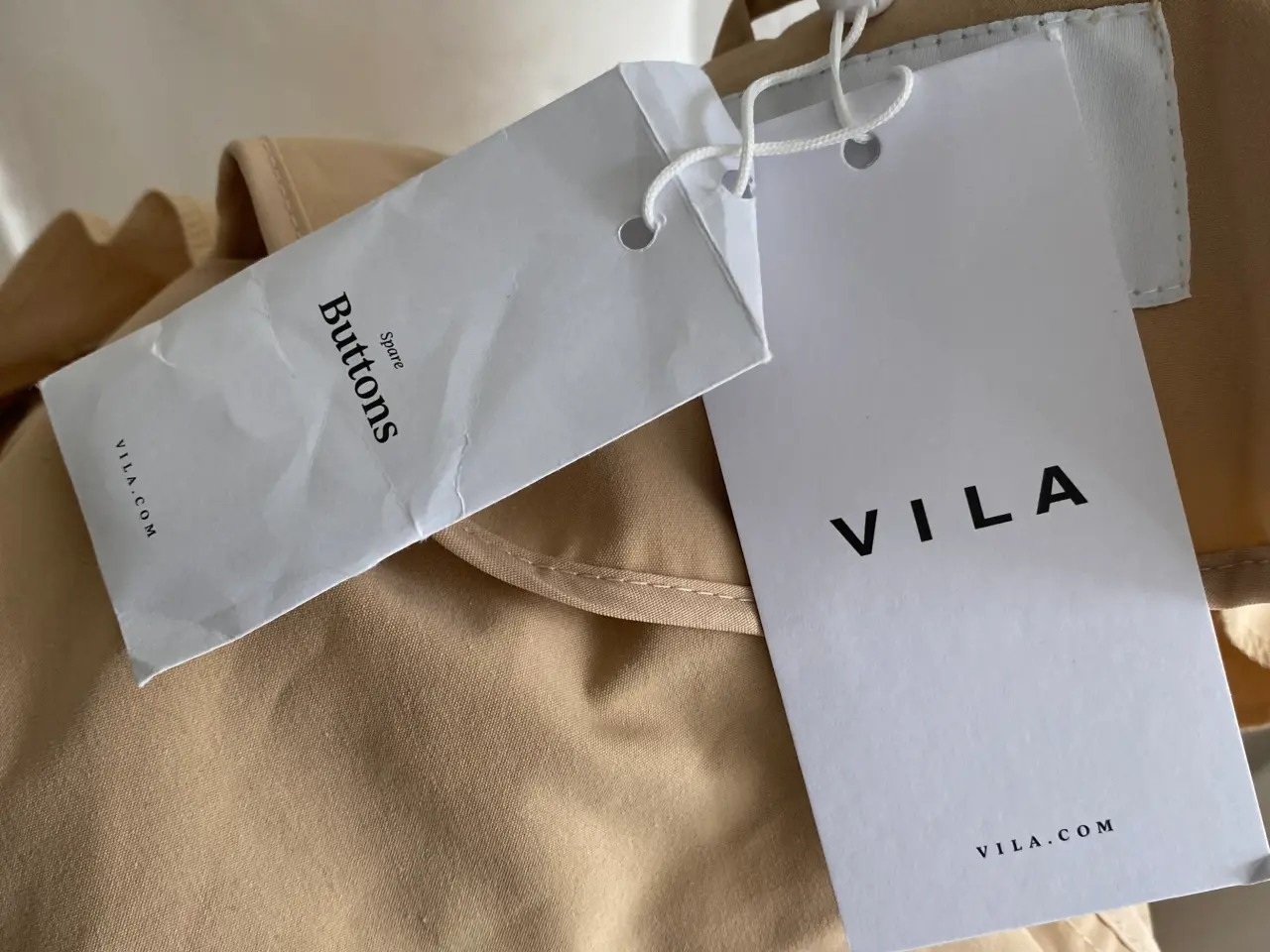 Billede 16 - Beige Trenchcoat fra Vila