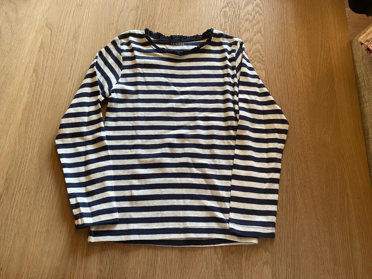 Billede 9 - Pompdelux kjole. 122/ 128. shorts mm