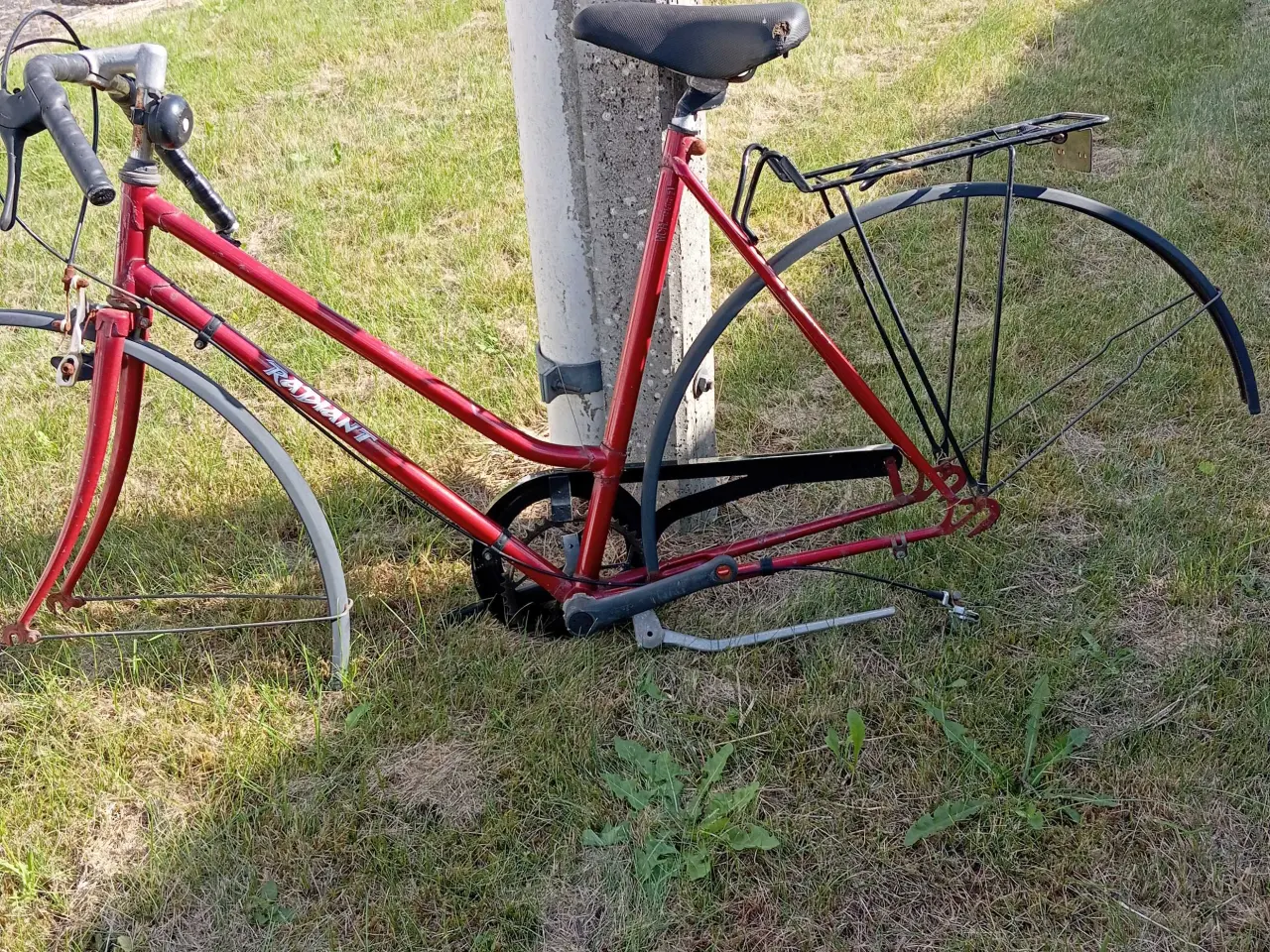Billede 2 - RETRO Stel til rød damecykel, sælges Billigt.