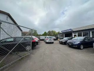 Komplet autoværksted bilforhandler