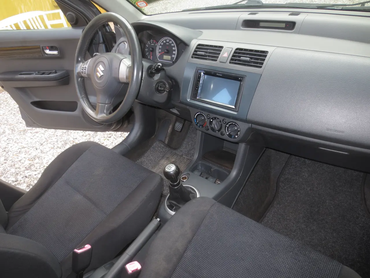 Billede 17 - Suzuki Swift 1.3 i År 07. Nysynet. 