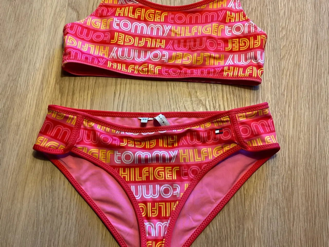 Billede 10 - Bukser, kjoler, tshirt mm. Str. 140