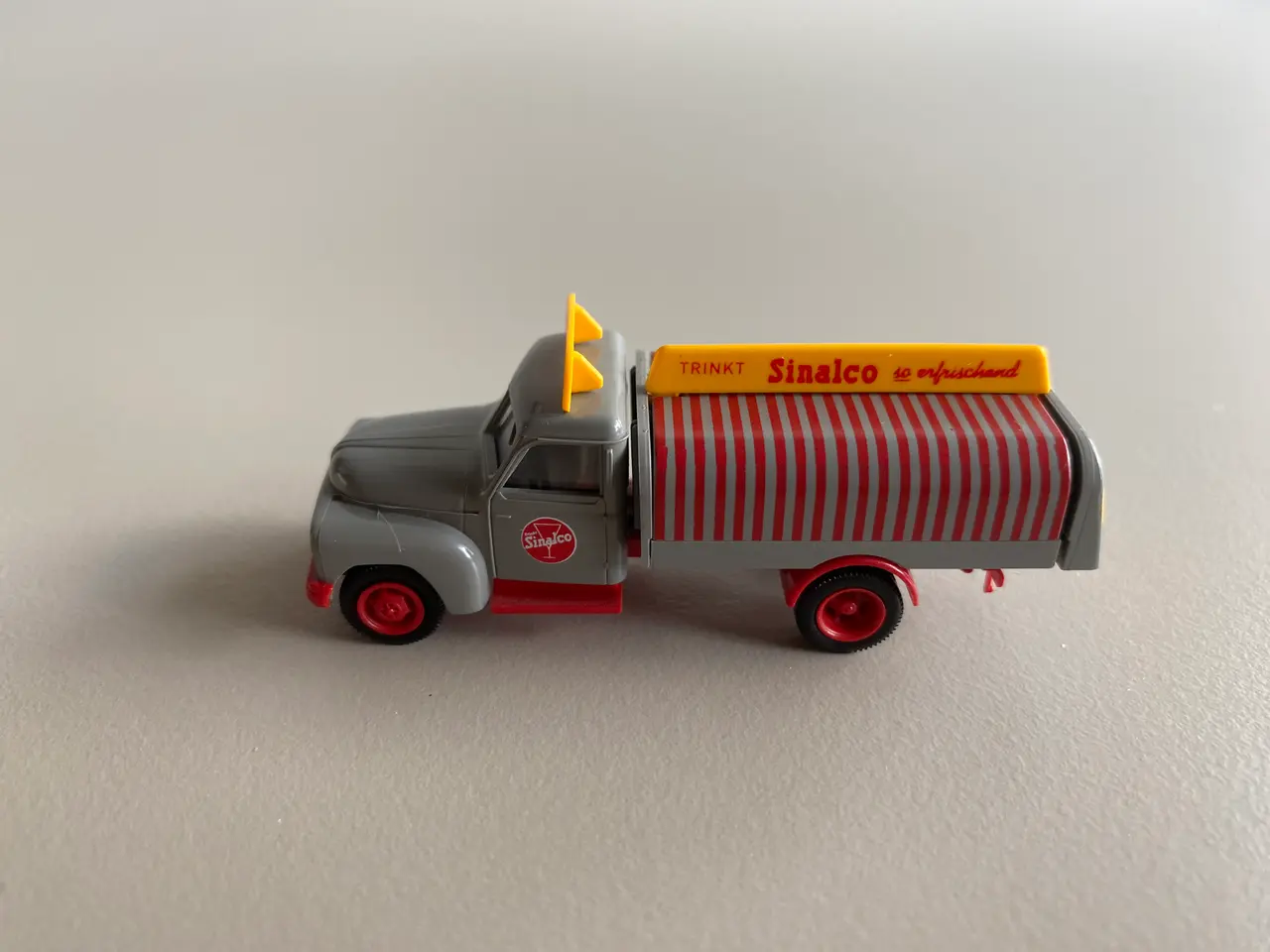 Billede 1 - Brekina Hanomag L28 Sinalco lastbil modelbil