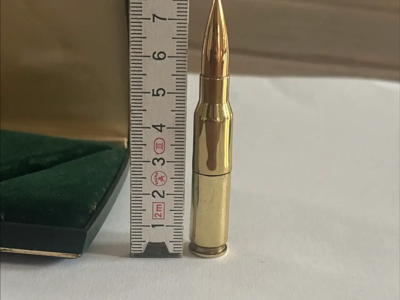 Billede 4 - Retro patron-lighter i flot etui – perfekt til sam
