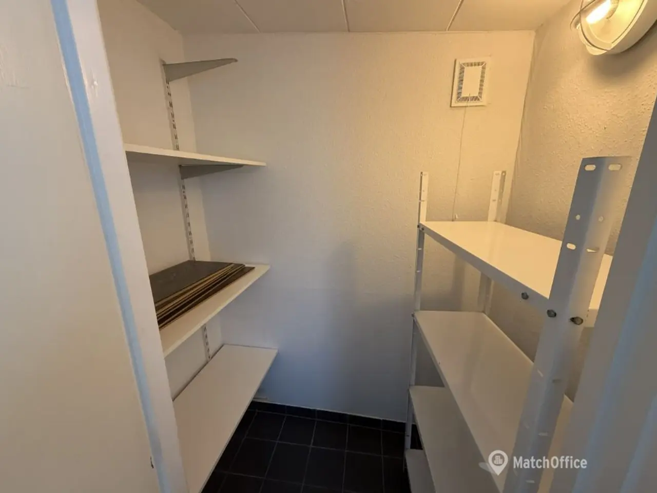 Billede 10 - Godt erhvervslejemål til butik. kontor. klinik m.m. - i alt 65 kvm