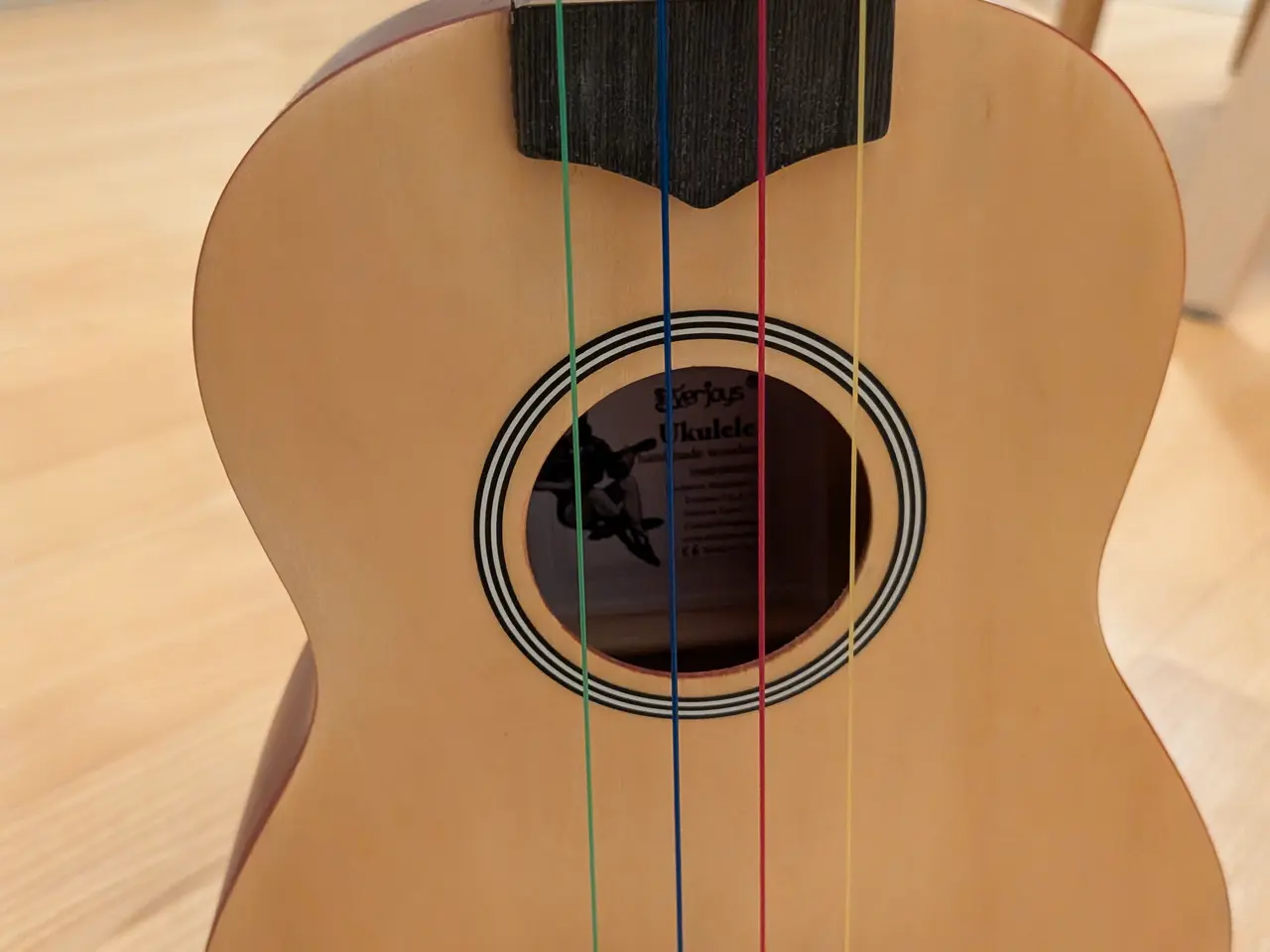 Billede 2 - Everjoys ukulele med taske og tilbehør – ubrugt