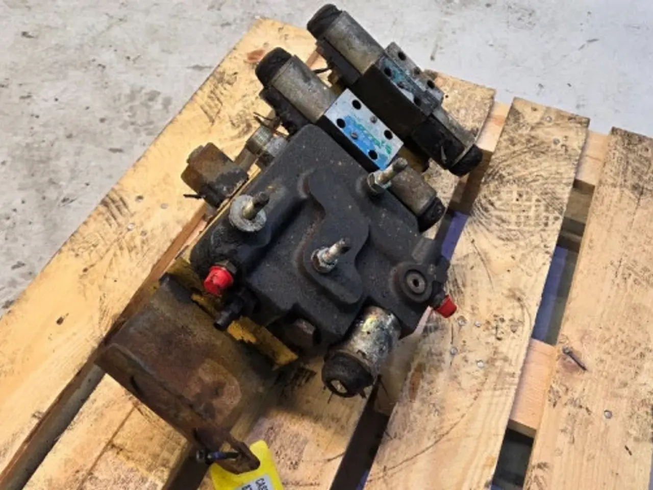 Billede 9 - Case 8010 Hydraulikventil 87109742