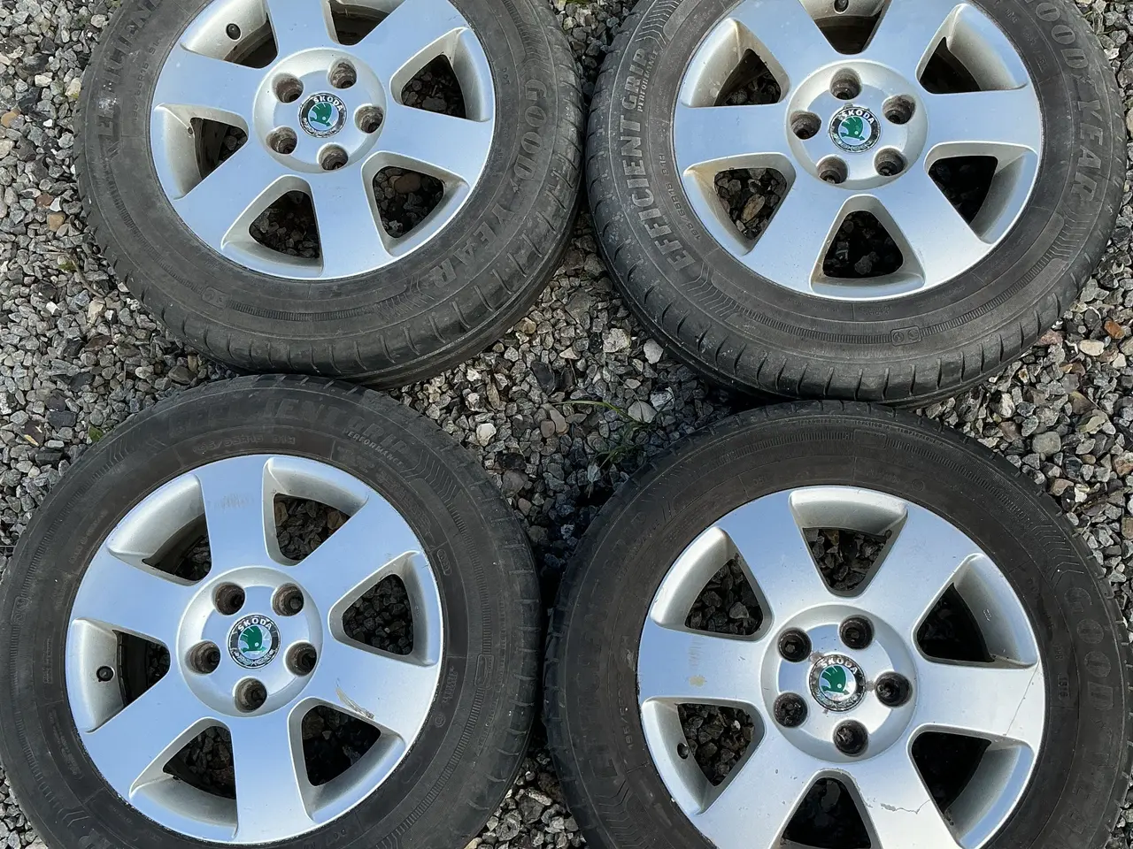 Billede 2 - Skoda alu-fælge 15”