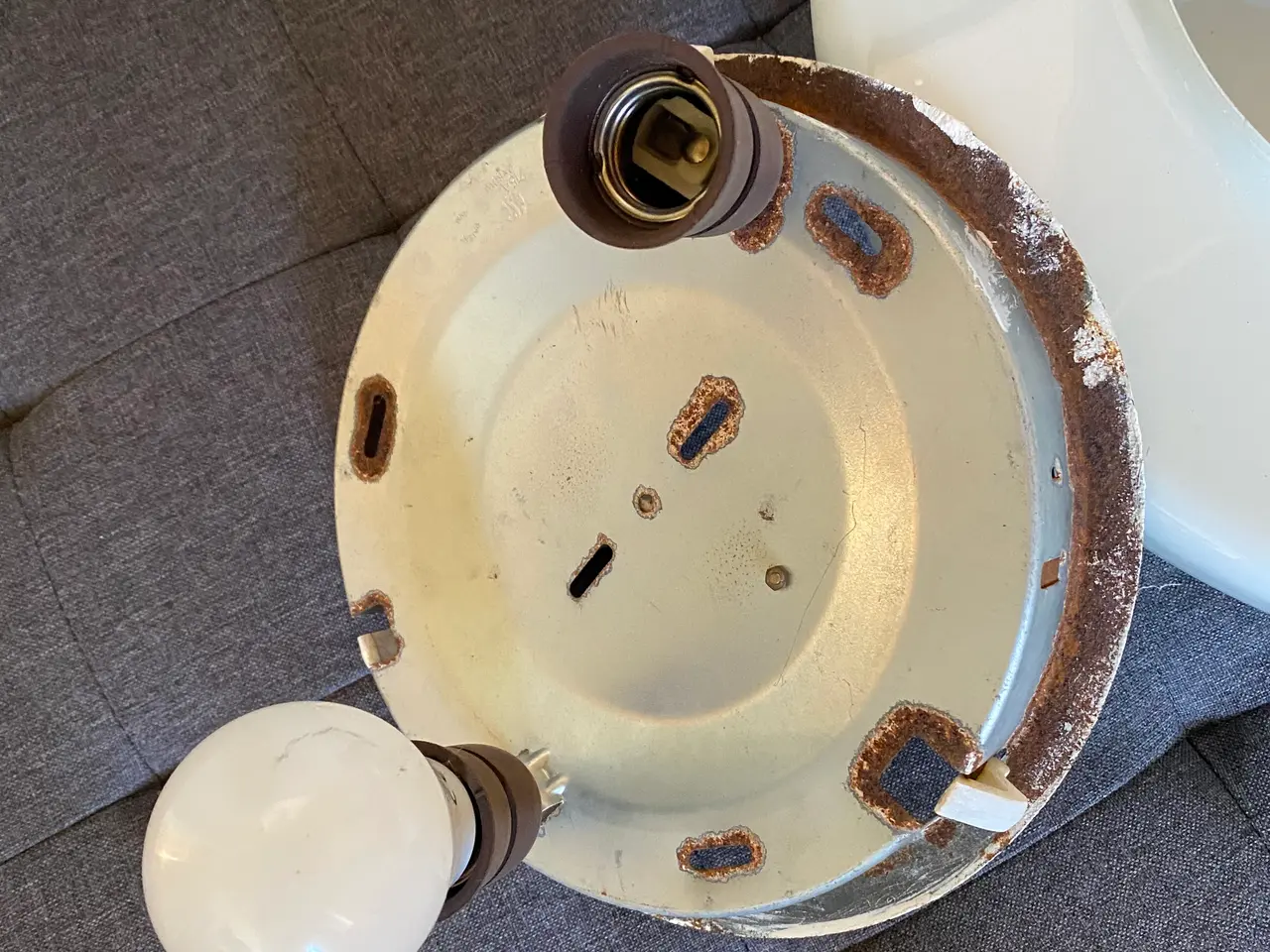Billede 4 - Rund hvid loftslampe i opalglas 40 cm