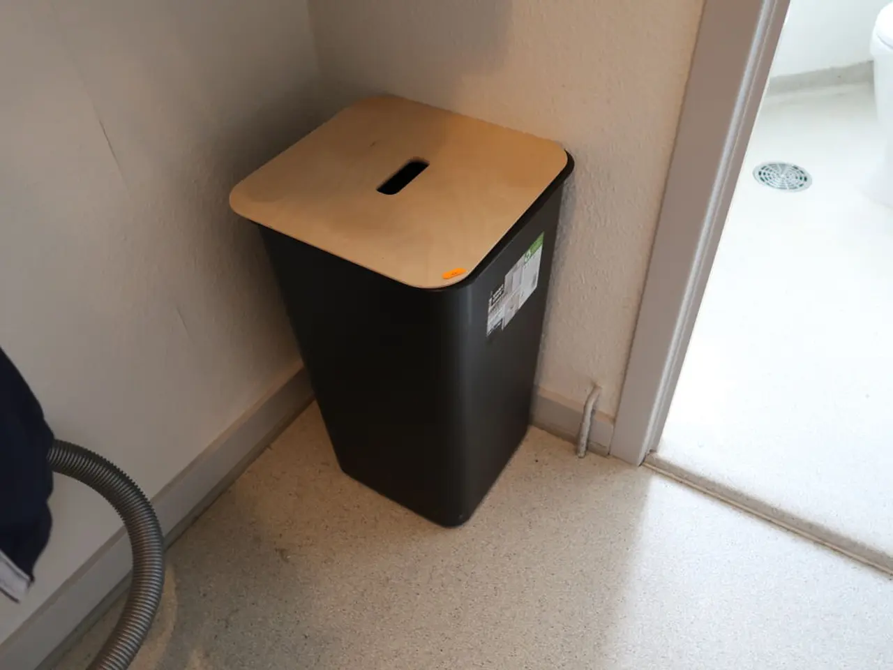 Billede 4 - Støvsuger MIELE, 2 stk. Knagerækker m.m.