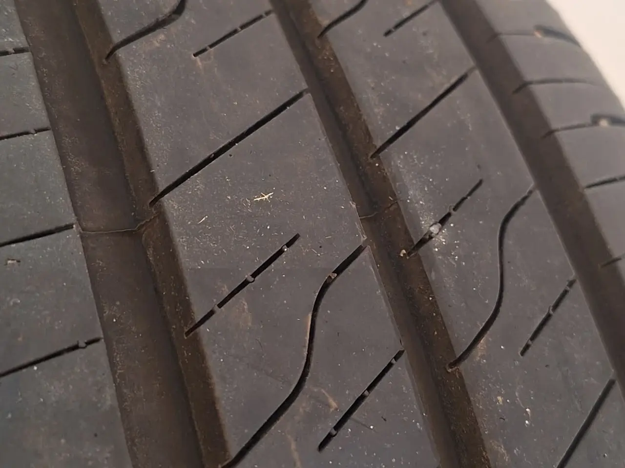 Billede 5 - Goodyear 235/50R19 Sommerdæk