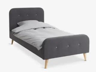 Enkelt seng med rigtig flot madras 