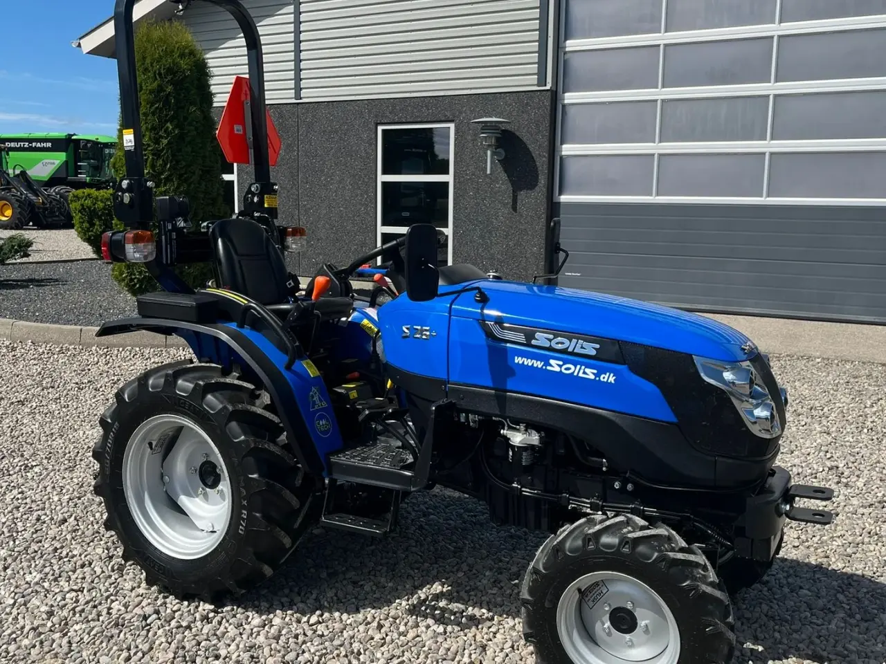Billede 16 - Solis S26 6+2 Gearmaskine med Servostyring og brede traktorhjul