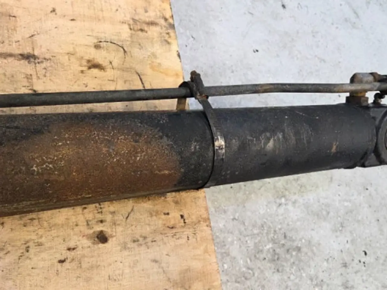 Billede 10 - New Holland LB115B Cylinder 85800070