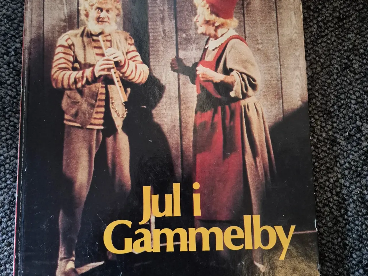 Billede 1 - Jul i gammelby bog