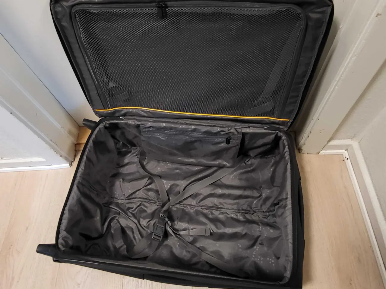 Billede 3 - Kuffert 25-30 x 41 x 65 Som ny