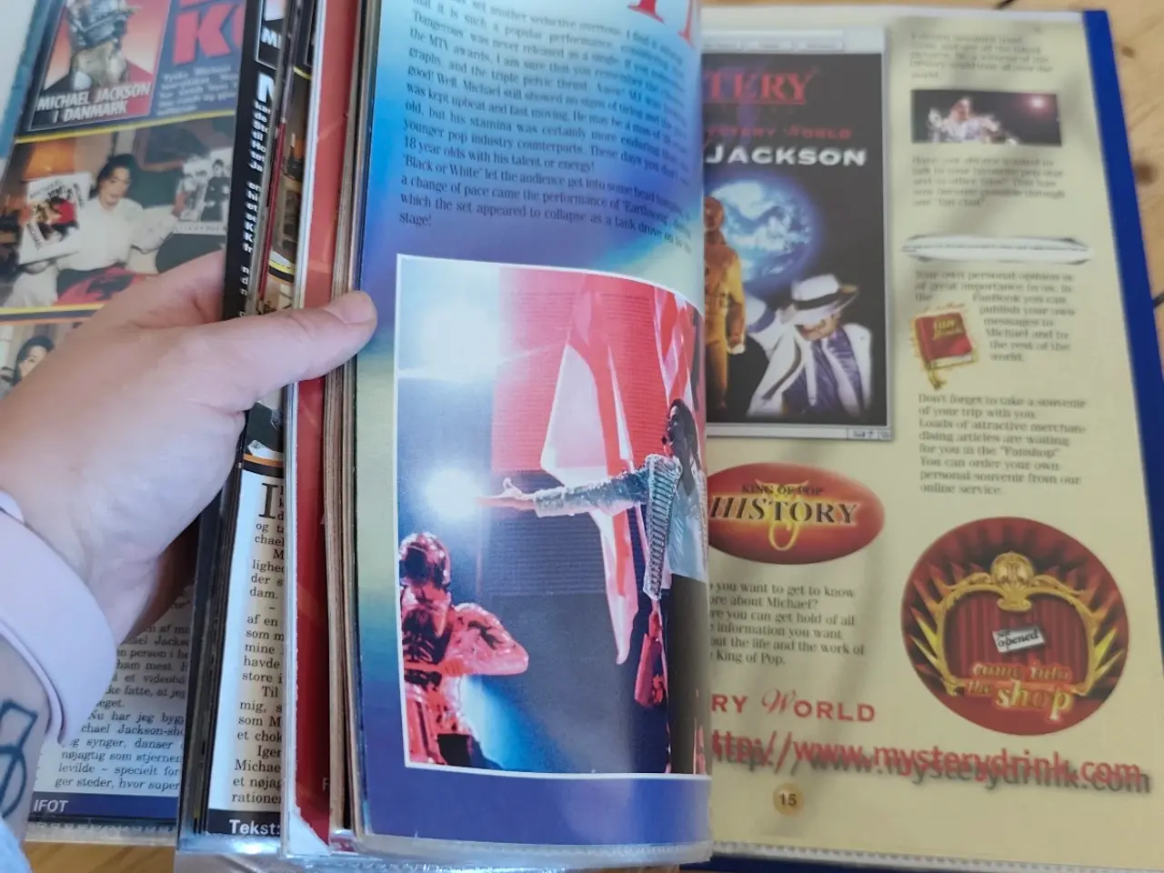 Billede 7 - Stort Ringbind med Michael Jackson 