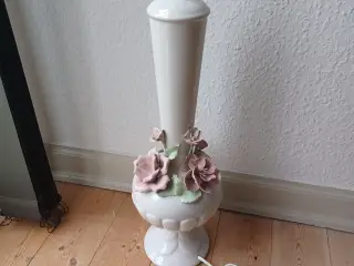 Smuk gl. porcelæns lampe