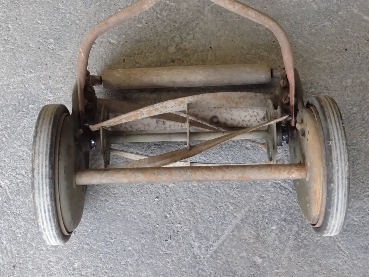 Billede 2 - Cylinder plæneklipper Ginge.