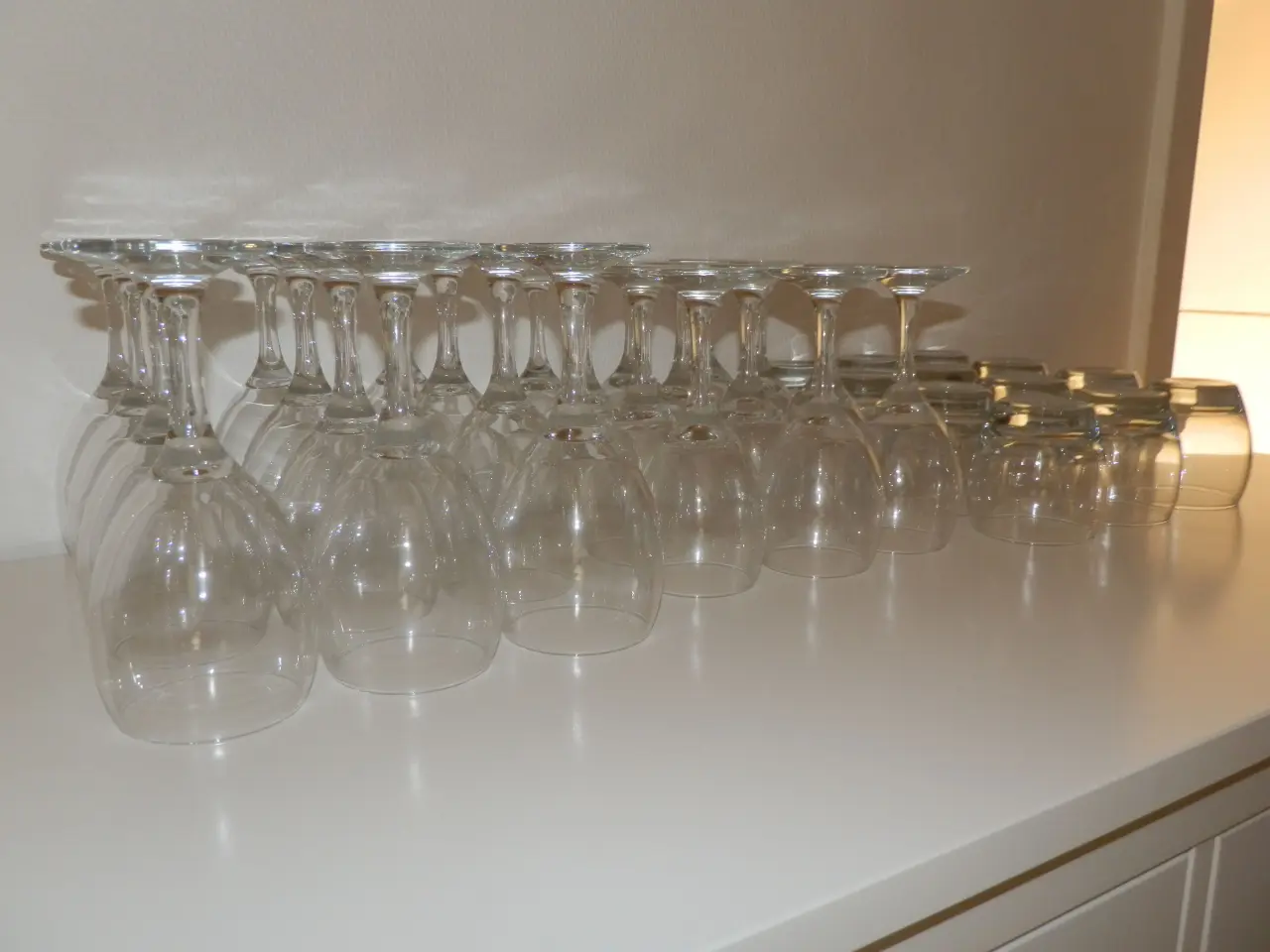 Billede 6 - Vin og drikkeglas til 12 personer