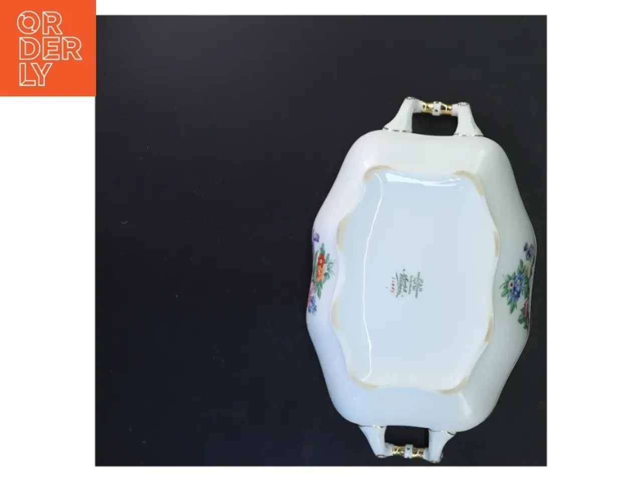 Billede 2 - Porcelæn serveringsskål med låg (str. 27x17x8 cm)
