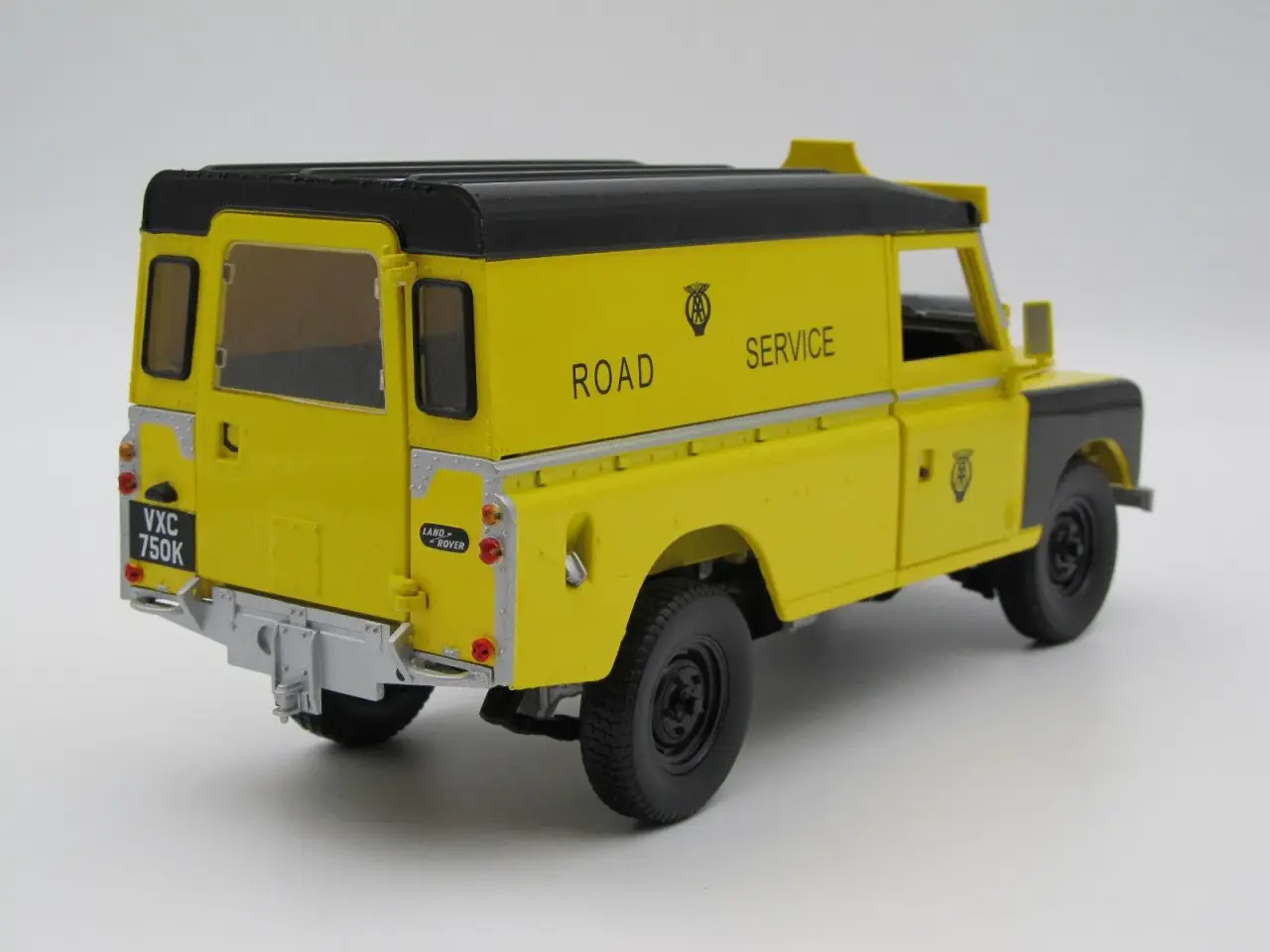 Billede 4 - 1971 Land Rover 109" Serie III Hard Top 1:18