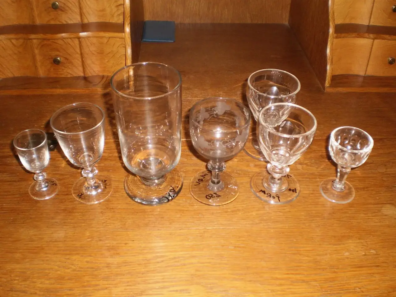 Billede 1 - BUD MOTAGES GERNE ! 9 Gl. glas forskellige