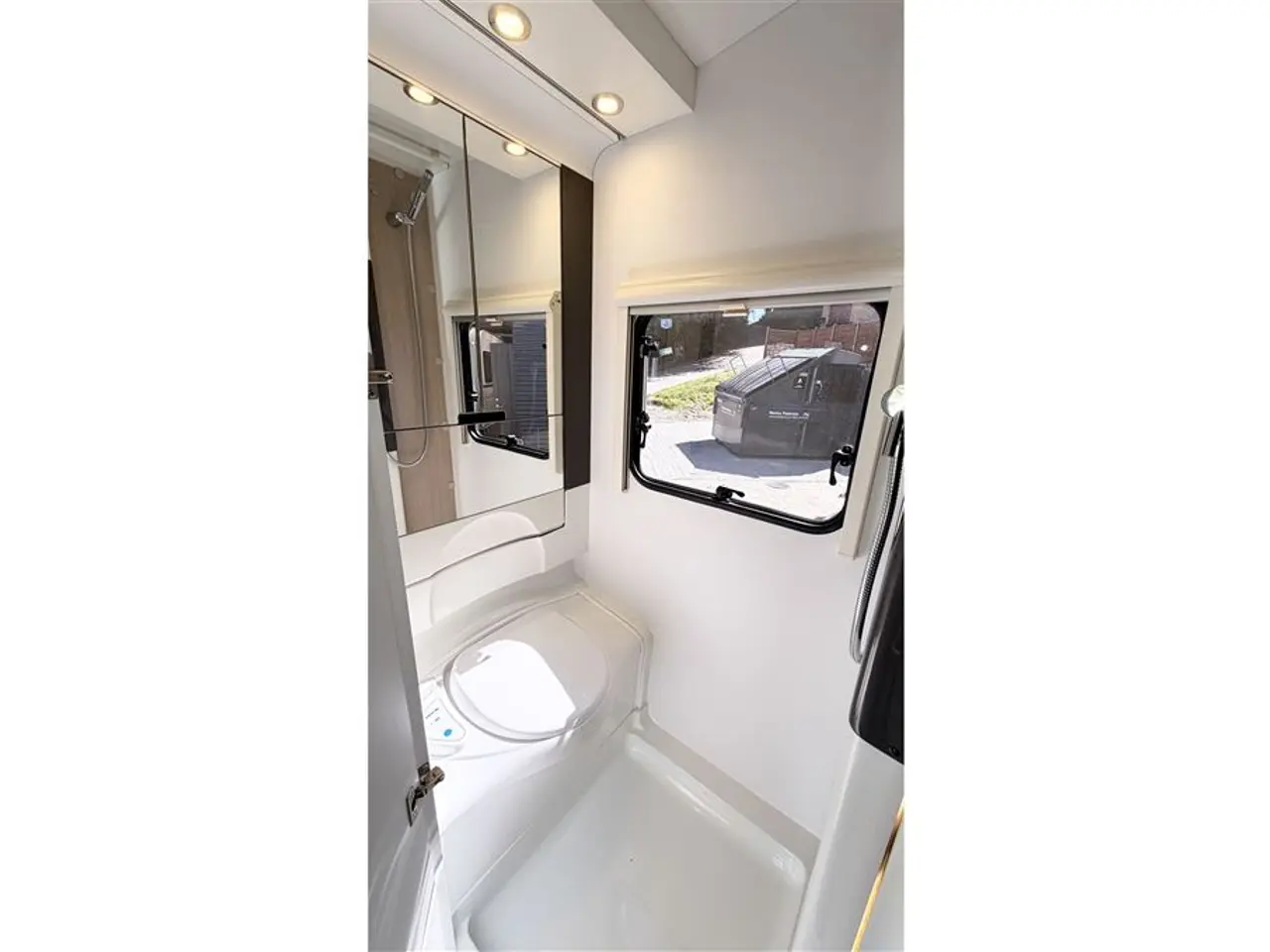 Billede 15 - 2021 - Adria Action 391 LH Enkeltsenge-Lamel-Gulvtemp.-VarioHeat-Mover-Telt